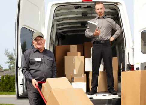 A practical storage unit process for moving and decluttering in Hounslow